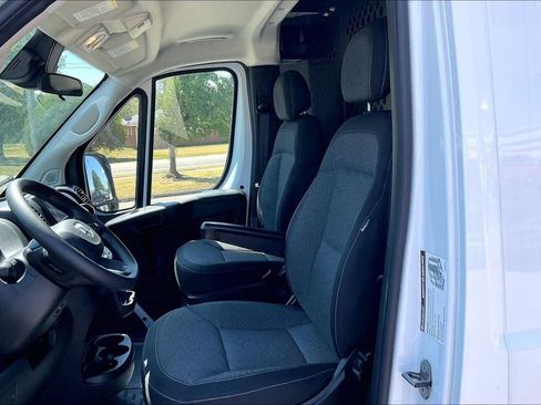 Used 2025 RAM ProMaster 2500 w/ U-Haul Equipment Group FWD image 22