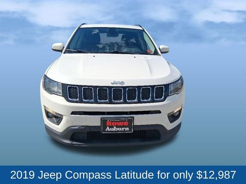 Used 2019 Jeep Compass Latitude w/ Popular Equipment Group AWD/4WD image 2