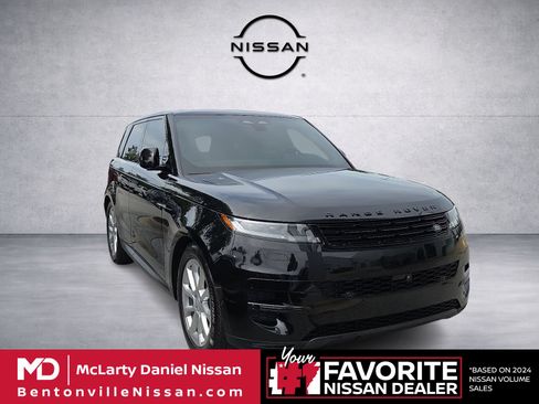 Used 2025 Land Rover Range Rover Sport SE AWD/4WD image 1
