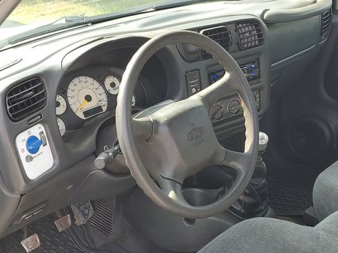 Used 1998 Chevrolet S10 Pickup LS w/ Preferred Equipment Group RWD image 6