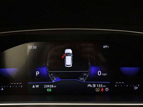 Used 2024 Volkswagen Tiguan SE R-Line w/ MDO Package, Three-Row image 4