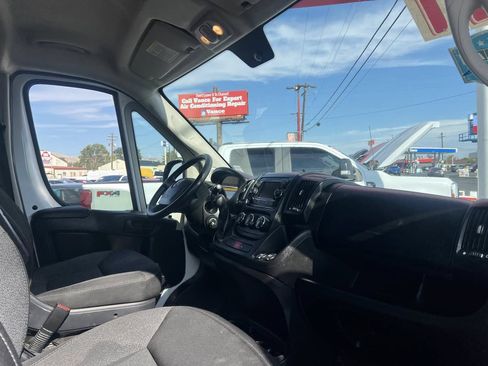 Used 2021 RAM ProMaster 2500 FWD image 6