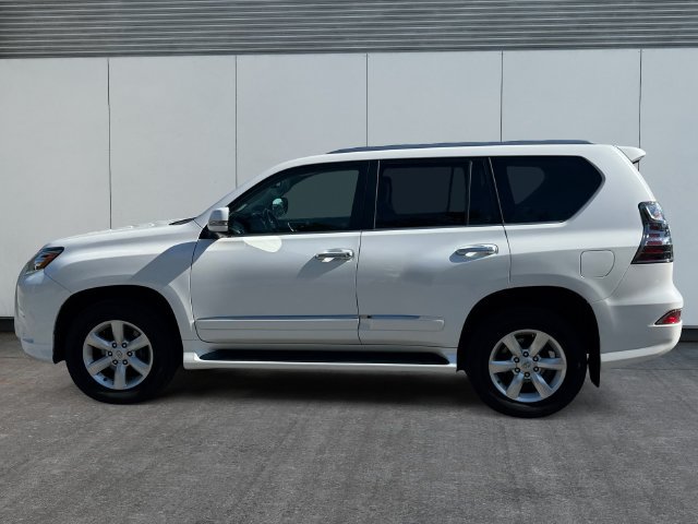 Used 2019 Lexus GX 460 AWD/4WD image 2