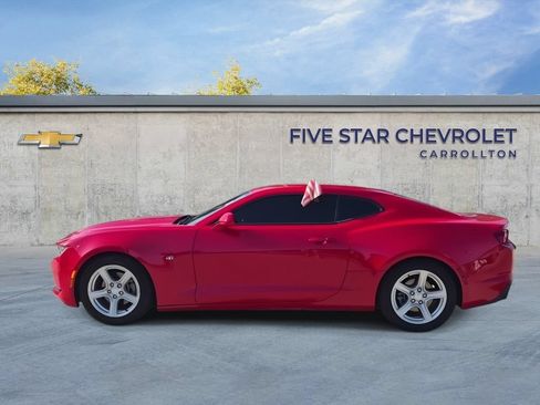Used 2022 Chevrolet Camaro LT RWD image 5