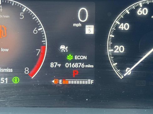Used 2025 Honda HR-V Sport image 28