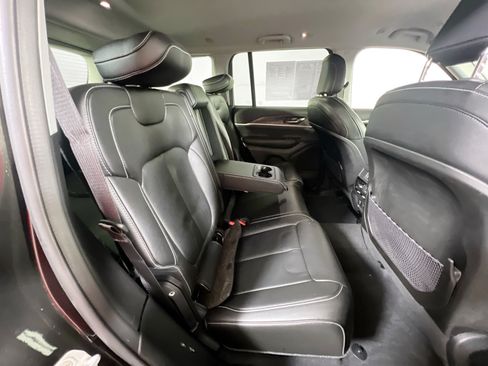 Used 2023 Jeep Grand Cherokee Limited AWD/4WD image 26