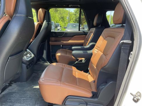Used 2018 Lincoln Navigator L Reserve AWD/4WD image 16