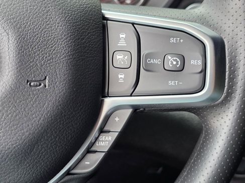 New 2026 RAM 1500 Express AWD/4WD image 23