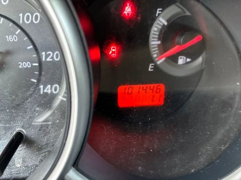 Used 2011 Nissan Versa Sedan image 17