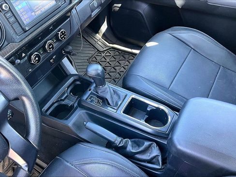 Used 2017 Toyota Tacoma SR RWD image 11