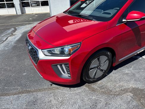 Used 2022 Hyundai Ioniq SE image 8