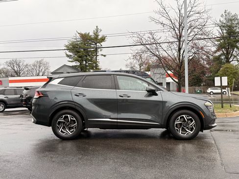 Used 2024 Kia Sportage LX image 5