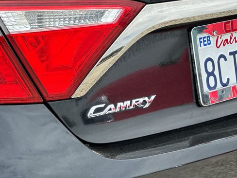 Used 2016 Toyota Camry SE FWD image 32