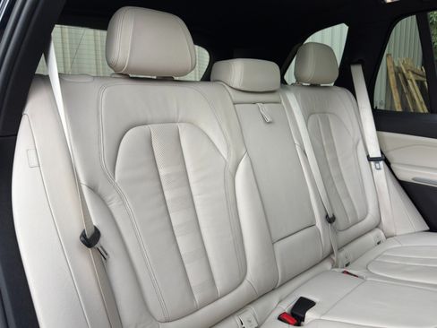 Used 2020 BMW X5 sDrive40i w/ M Sport Package RWD image 38