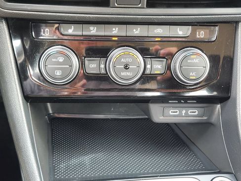 Used 2024 Volkswagen Jetta SE FWD image 21
