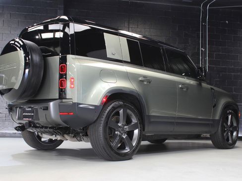 Used 2024 Land Rover Defender 110 SE image 71