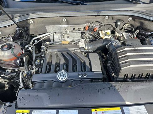 Certified 2021 Volkswagen Atlas Cross Sport SEL AWD/4WD image 38