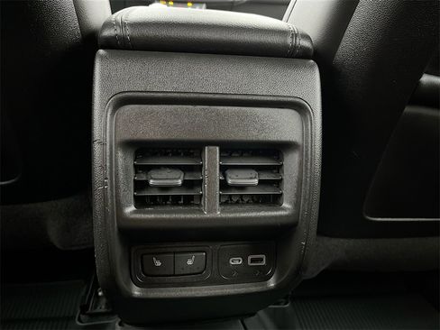 Used 2020 Cadillac XT4 Premium Luxury w/ Cold Weather Package image 28