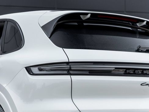 Certified 2026 Porsche Cayenne GTS AWD/4WD image 13