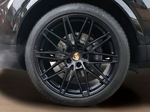 Used 2024 Porsche Cayenne Coupe image 62