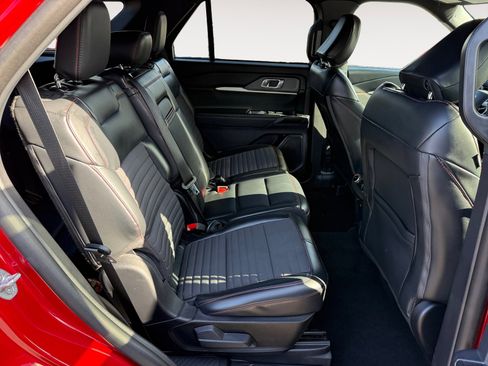 Certified 2025 Ford Explorer ST-Line RWD image 19