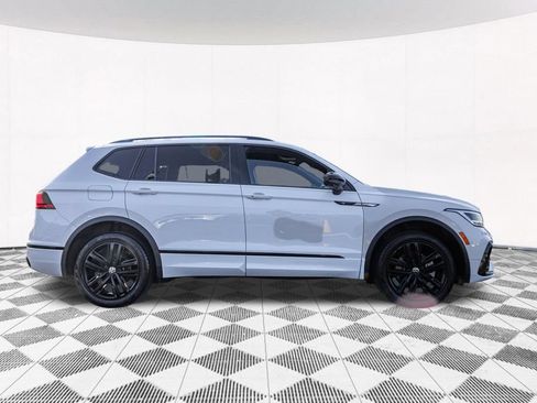 Used 2022 Volkswagen Tiguan SE R-Line AWD/4WD image 10