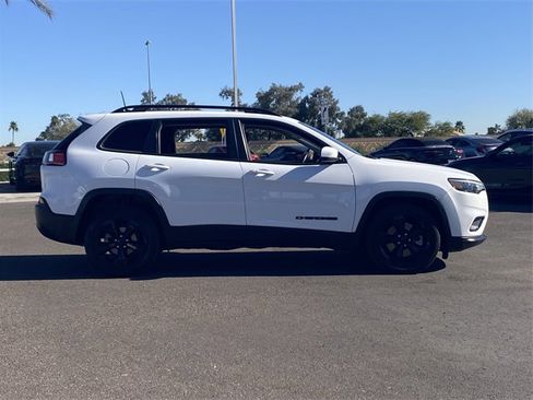 Used 2020 Jeep Cherokee Latitude Plus image 27