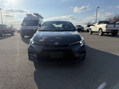 Used 2024 Toyota Corolla SE image 2