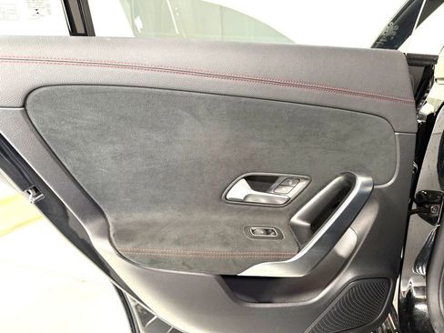 Used 2022 Mercedes-Benz CLA 250 image 21
