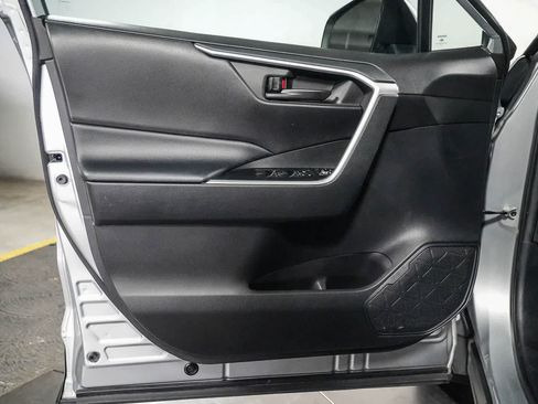 Certified 2021 Toyota RAV4 LE AWD/4WD image 20