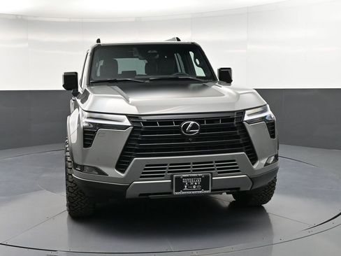 Used 2024 Lexus GX 550 AWD/4WD image 11