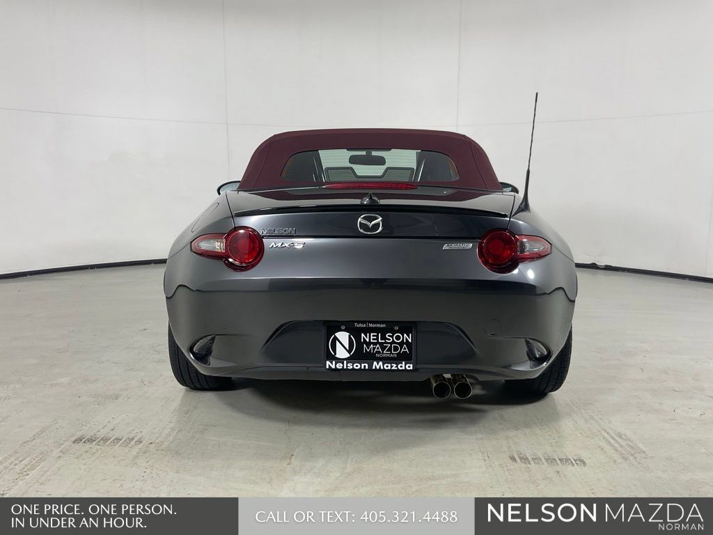 Used 2018 MAZDA MX-5 Miata Club RWD image 9