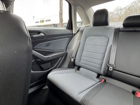 Used 2025 Volkswagen Jetta SE image 41