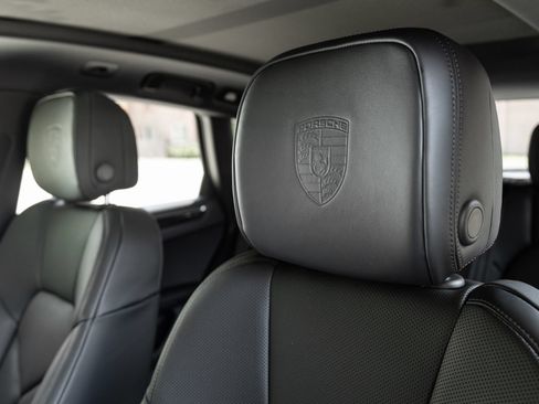 Certified 2026 Porsche Macan AWD/4WD image 23
