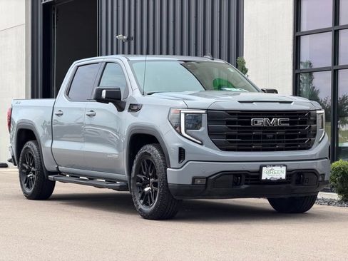 Used 2024 GMC Sierra 1500 Elevation w/ Elevation Premium Package AWD/4WD image 4