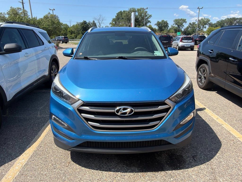 Used 2017 Hyundai Tucson SE w/ SE Popular Package 02 AWD/4WD image 1