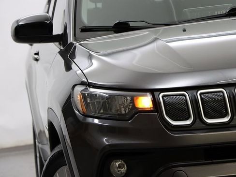 Used 2022 Jeep Compass Latitude w/ Convenience Group FWD image 4