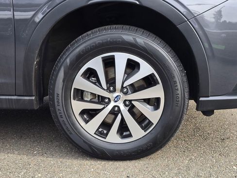 Used 2022 Subaru Outback Premium image 9