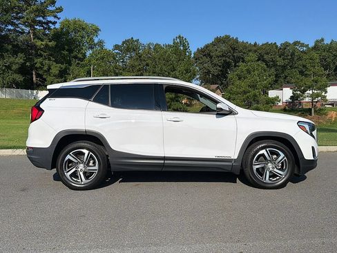 Used 2019 GMC Terrain SLT FWD image 2