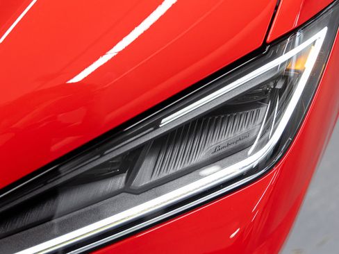 New 2026 Lamborghini Urus SE image 12