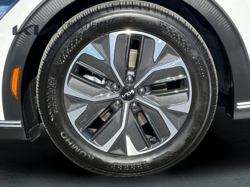 Certified 2024 Kia EV6 Light RWD image 27