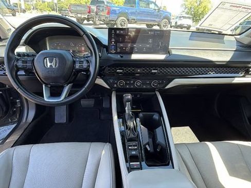 Used 2024 Honda Accord Touring image 18