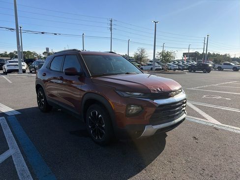 Used 2021 Chevrolet TrailBlazer LT w/ Convenience Package FWD image 1