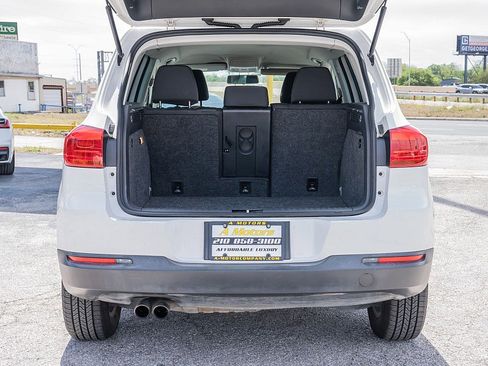Used 2013 Volkswagen Tiguan S image 12