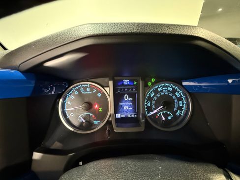 Used 2019 Toyota Tacoma SR5 image 30