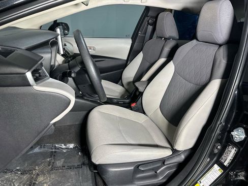 Used 2021 Toyota Corolla LE w/ Carpet Mat Package (TMS) image 23