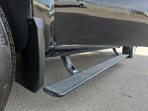 Used 2019 Chevrolet Silverado 1500 High Country AWD/4WD image 11