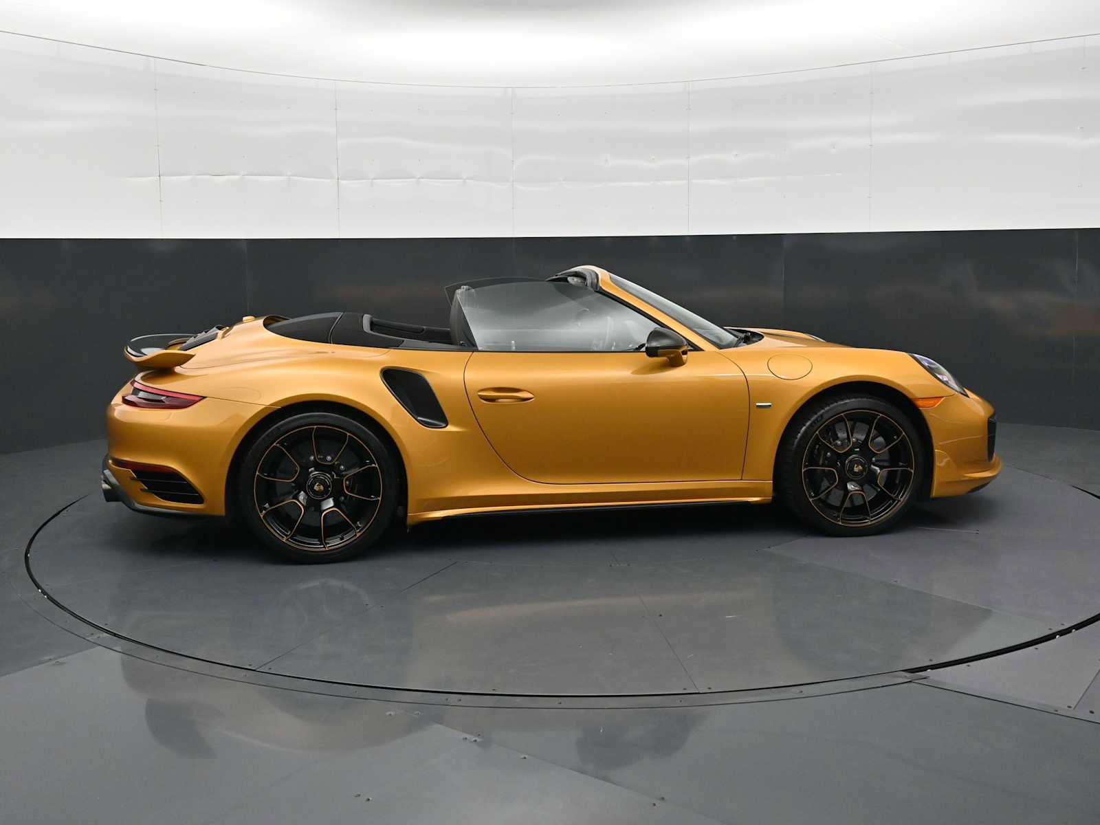 Certified 2019 Porsche 911 Turbo S AWD/4WD image 28