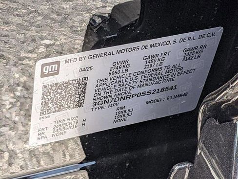 New 2025 Chevrolet Equinox EV LT image 16