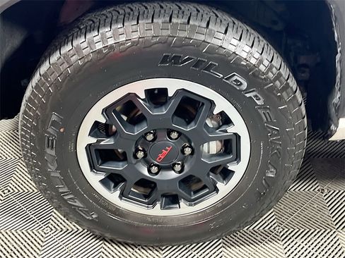 Certified 2025 Toyota 4Runner TRD Off-Road Premium image 27